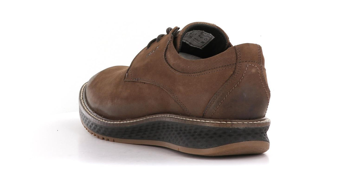 Play shoes brown