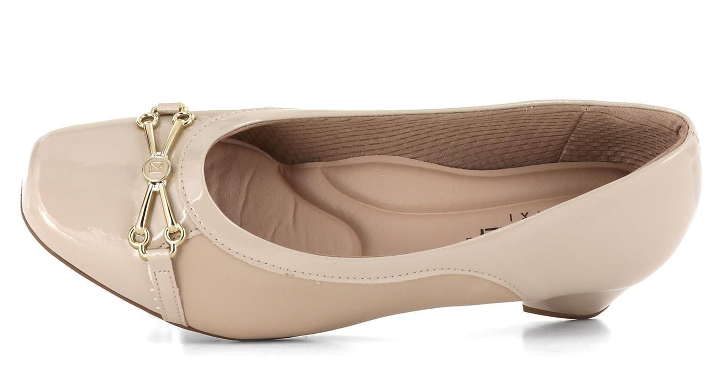 Piccadilly Pumps Klassisk pumps Beige Lakk Sapatos