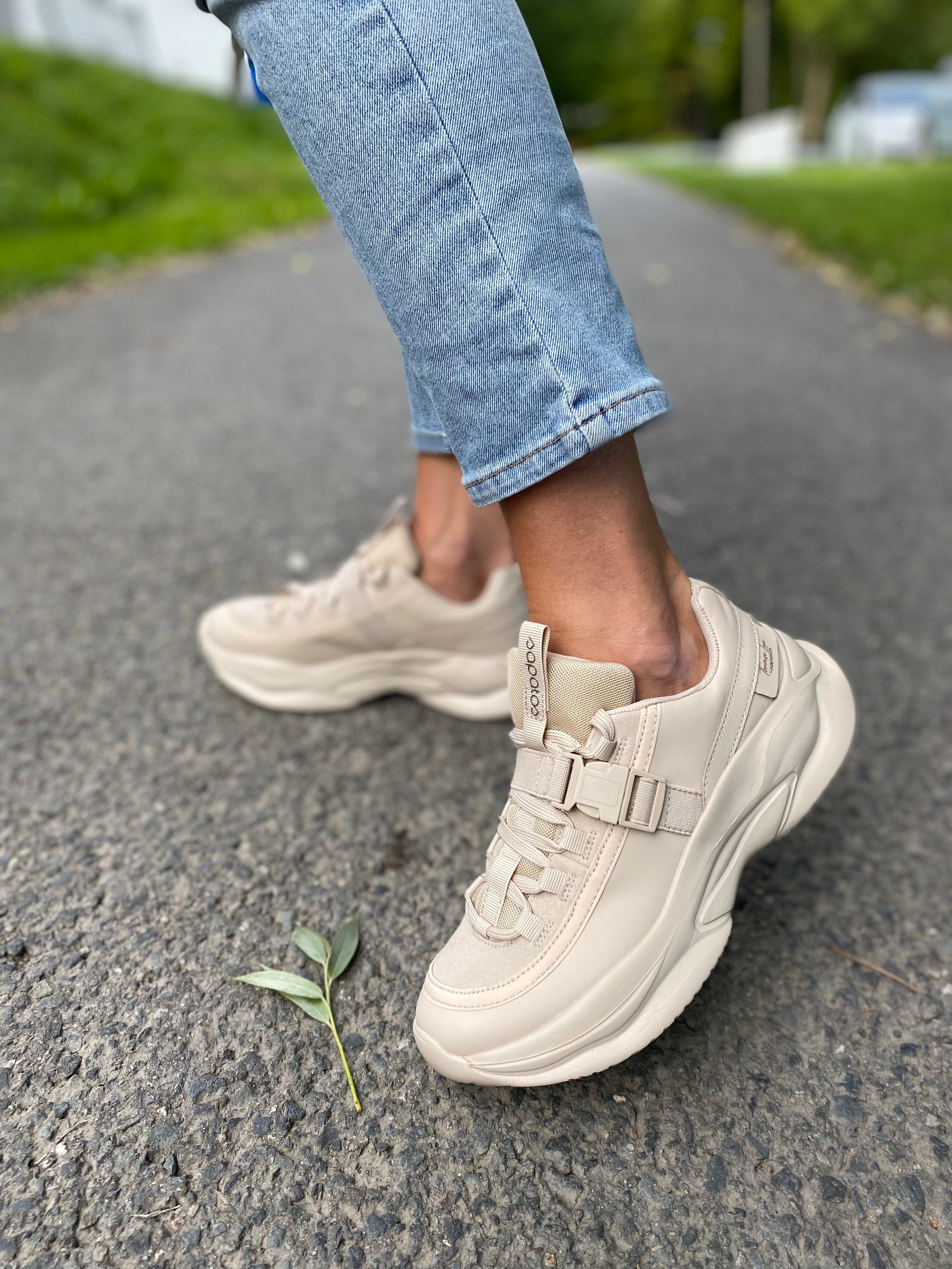 Chunky on sale beige sneakers