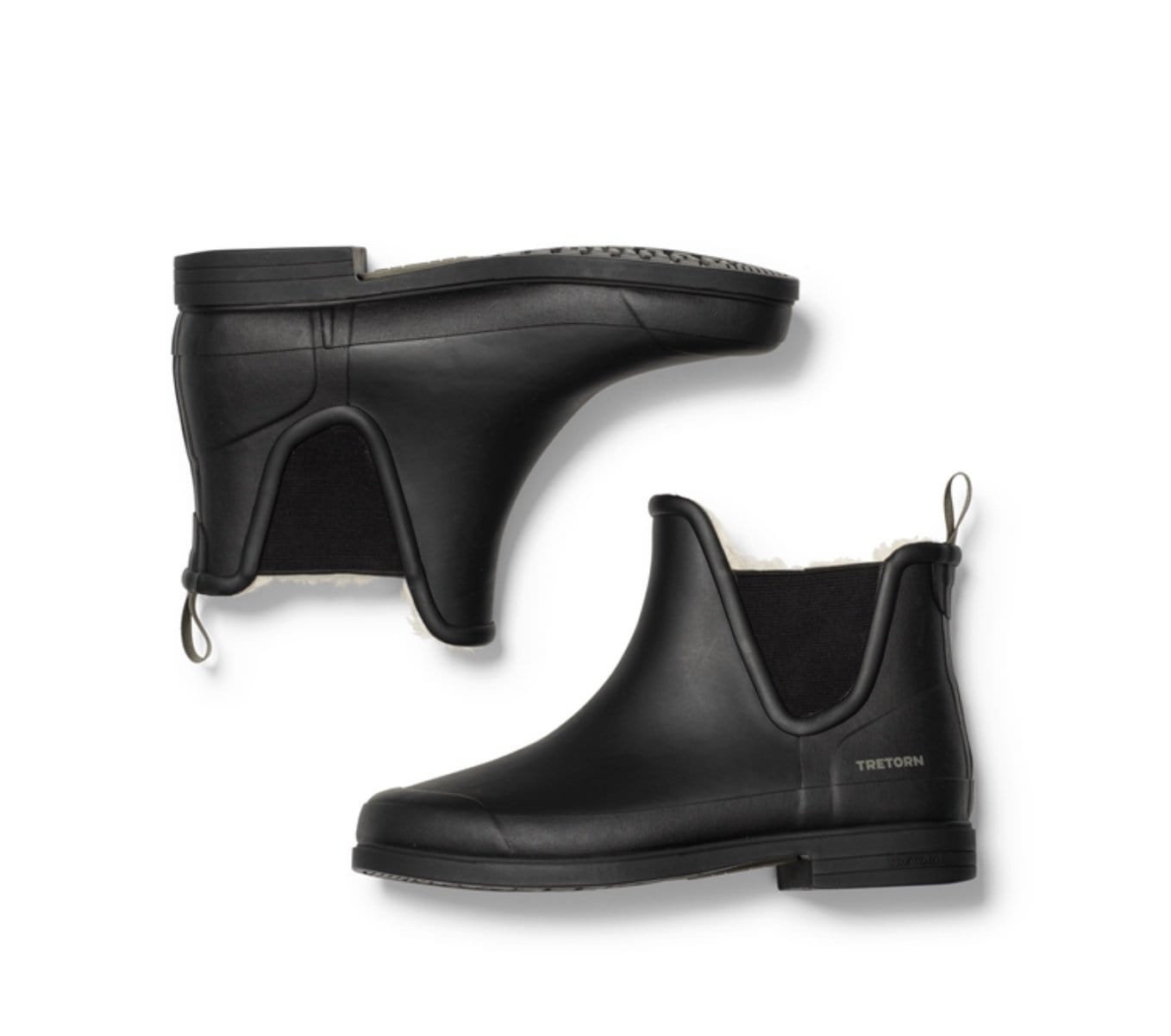 Eva w black